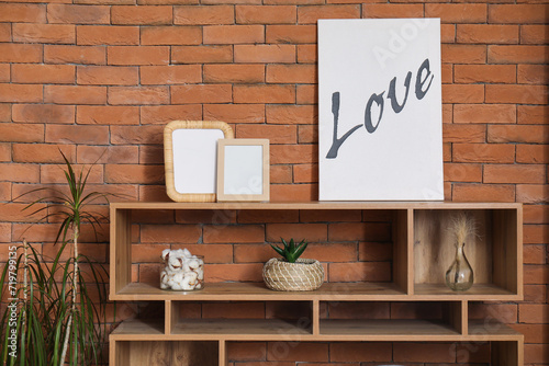 Modern shelving unit with p...