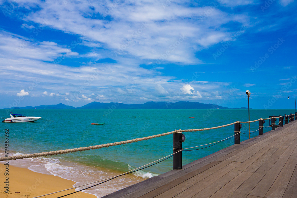 Obraz premium Summer at the white sand beach in Samui island, Suratthani province, Thailand.