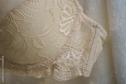 White lace push up bra. 