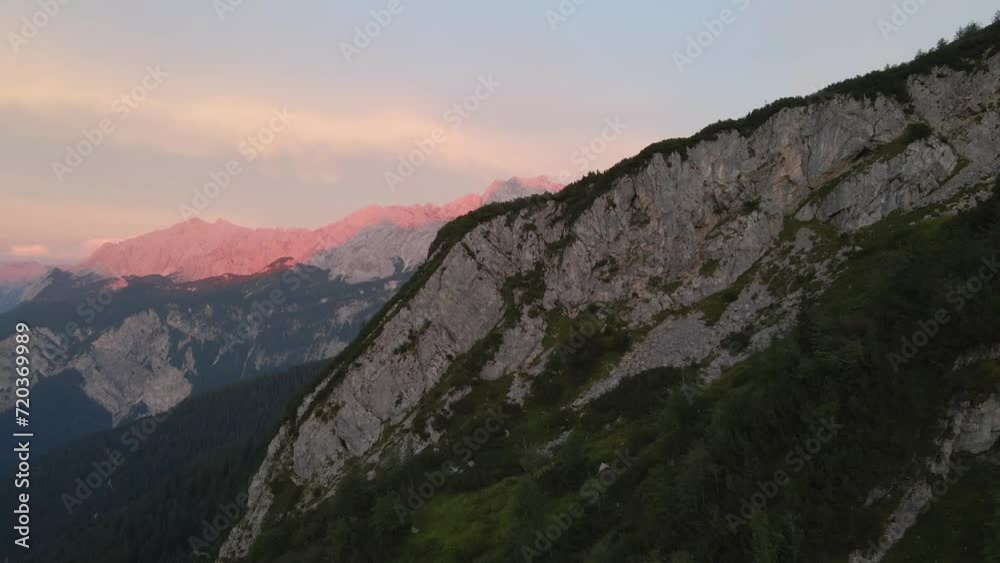 Drohnenaufnahme Alpen Sonnenuntergang Drohnenaufnahme Alpen Sonnenuntergang