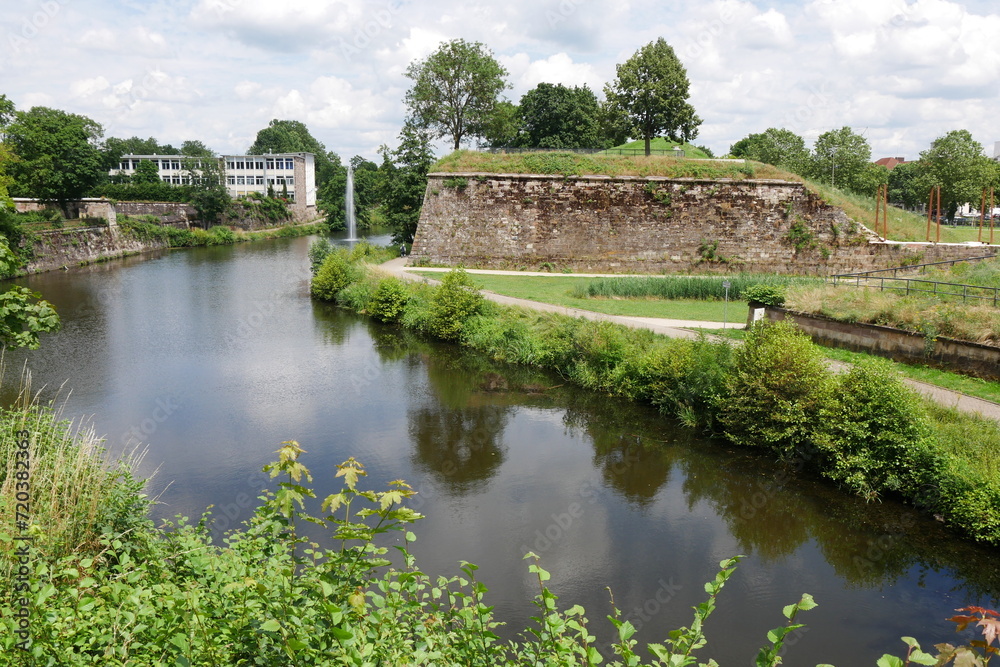 Wassergraben in der Festungsstadt Festung Saarlouis Wassergraben in der Festungsstadt Festung Saarlouis