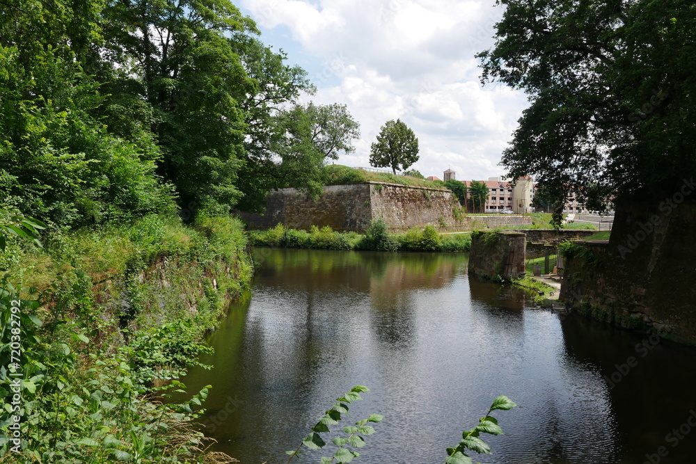 Wassergraben an der Festungsanlage in Saarlouis