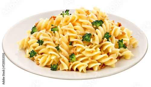 prato com fusilli italiano ao molho de alho, óleo e brócolis isolado em fundo transparente - macarrão ao alho e óleo