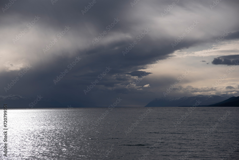 Atardecer sobre el agua Atardecer sobre el agua