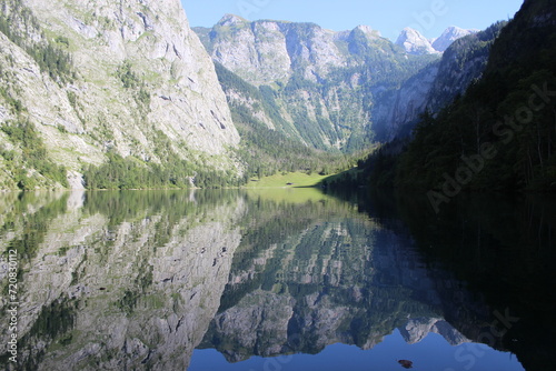 Fototapeta Naklejka Na Ścianę i Meble -  Königssee mirror lake mountains
