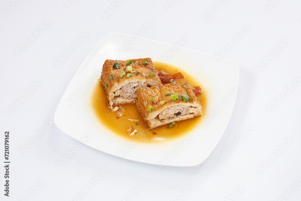 Đậu Hủ Dồn Thịt Sốt Cà Chua (Tofu Stuffed with Tomato Sauce and Ground Meat)