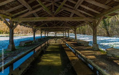 Lavoir de La Platte en hiver à Treffort, Ain, France