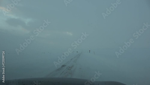 Fahrt auf der Bundesstrasse E69 zwischen Skaidi und Rafsbotn, Norwegen photo