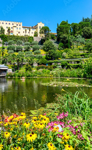 Der Seerosenteich in den Gärten von Schloss Trauttmansdorff in Meran, Südtirol (Italien) 
