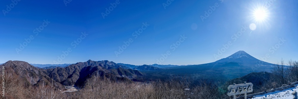 Obraz premium 精進湖パノラマ台から見た富士山の絶景パノラマ情景