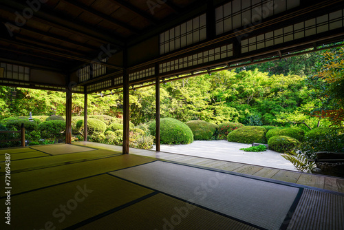 新緑の頃の京都詩仙堂の風景 photo