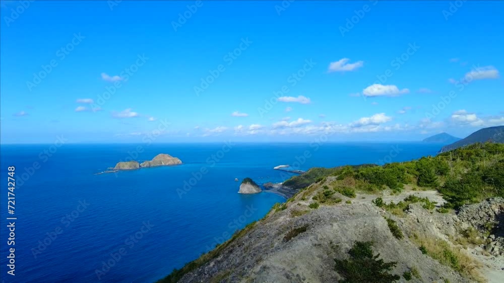 石山展望台から眺める新島の西海岸 石山展望台から眺める新島の西海岸