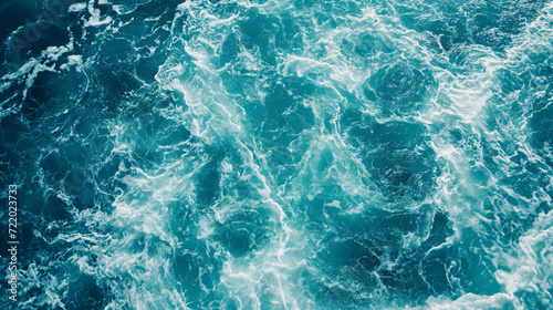 Ondas na agua cor turquesa  photo