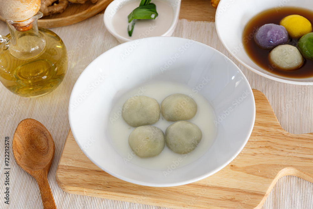 Glutinous Rice Balls with Milk Glutinous Rice Balls with Milk