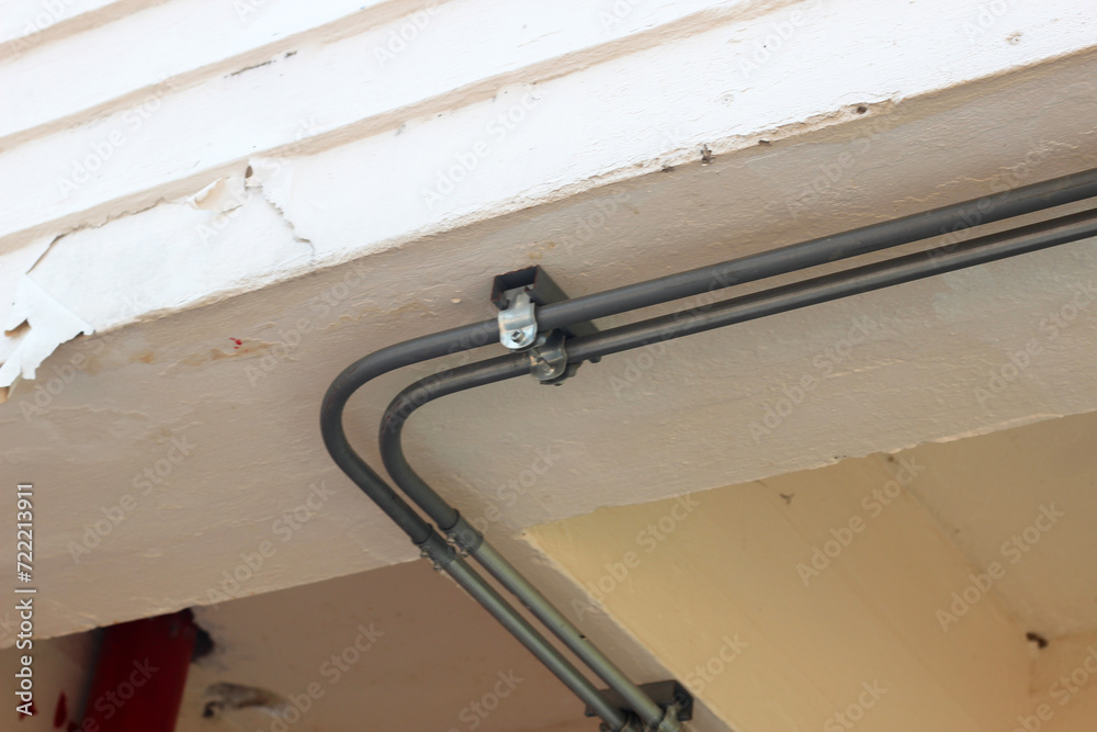 Electrical cable system on the ceiling. Electrical cable system on the ceiling.