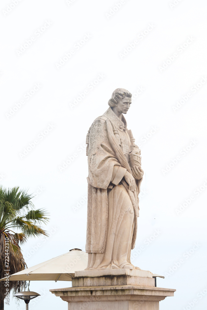 Obraz premium Lisbon, Portugal - December 11, 2023: Statue of St. Vincente (Sao Vicente) at Santa Luzia viewpoint in Alfama district.