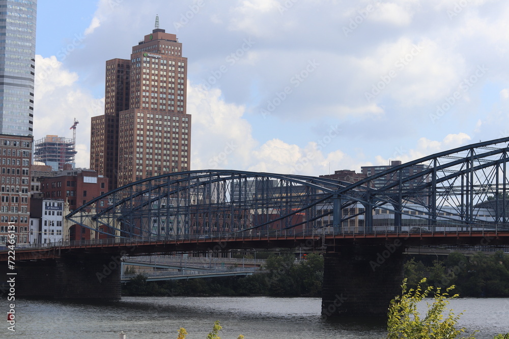 Obraz premium Panoramic view of downtown and river. Architecture of Downtown Pittsburgh. Southwest Pennsylvania at the confluence of the Allegheny River and the Monongahela River, the Ohio River.