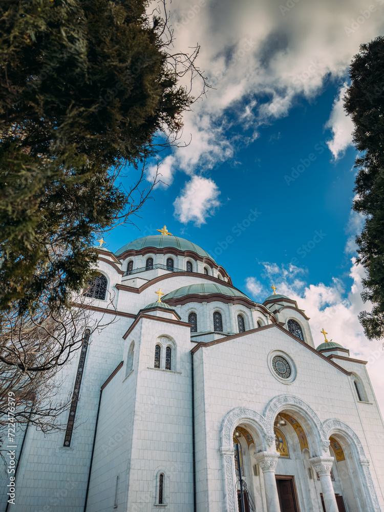 Obraz premium The Church of Saint Sava Cathedral or Hram Svetog Save is a Serbian Orthodox church in Belgrade city in Serbia. High quality photo