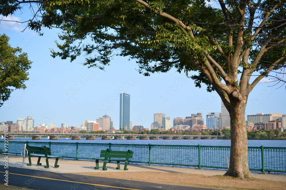 Obraz premium Daytime on the Boston River Walk