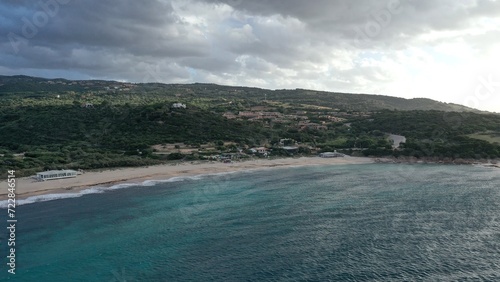 survol des plages d'isola rossa en Sardaigne du nord	 photo