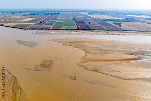 Puyang, Henan: Yellow River Water Painting