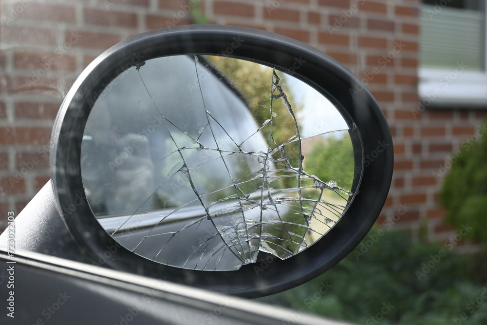 kaputter autospiegel kaputter autospiegel