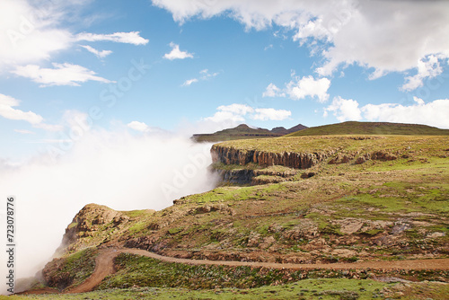 Reise nach Lesotho über den Sanipass, Drakensberge photo