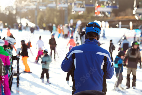 Skifahren und Freizeit auf der Piste in Winterberg.