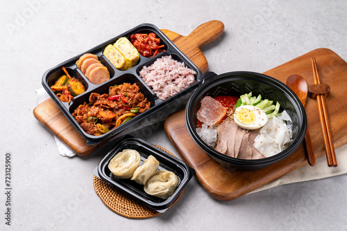 Cold noodles, Korean food, spicy noodles, beef, meat dumplings, dumplings, stir-fried pork, beef noodle soup, hangover soup, traditional, yukgaejang