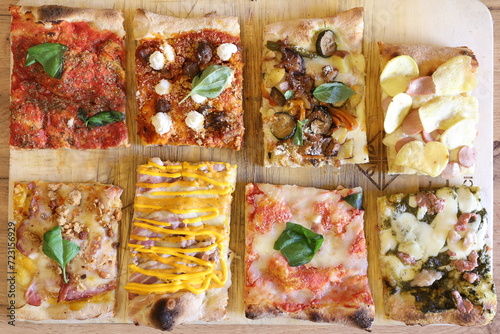 Fototapeta Naklejka Na Ścianę i Meble -  le pizzette in teglia Italy