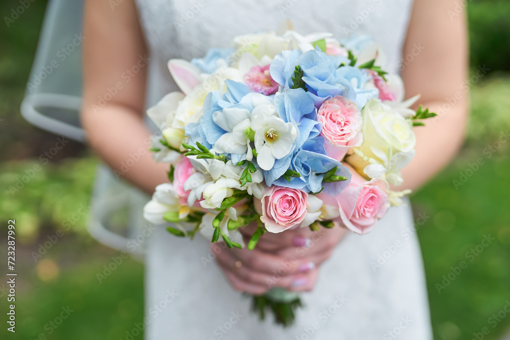 bride's bouquet, showcasing the beauty of wedding flowers. bride's bouquet, showcasing the beauty of wedding flowers.
