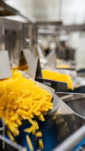 Obraz na płótnie pasta manufacturer - a modern food products factory w salonie