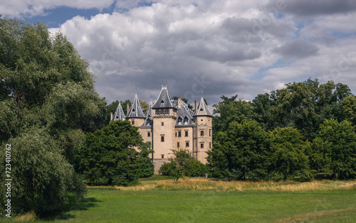Obraz na płótnie Summer view of Gołuchów Castle (Zamek w Gołuchowie), Wielkopolska, Poland w salonie