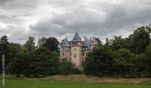 Obraz na płótnie Summer view of Gołuchów Castle (Zamek w Gołuchowie), Wielkopolska, Poland w salonie