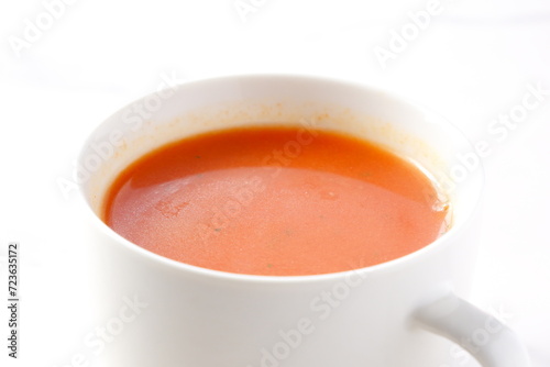 熱々のトマトスープ 