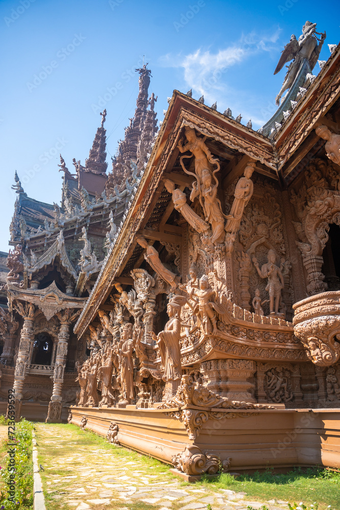 Naklejka premium Sanctuary of Truth wooden temple in Pattaya Thailand is a gigantic wood construction located at the cape of Naklua Pattaya City. Sanctuary of Truth temple.