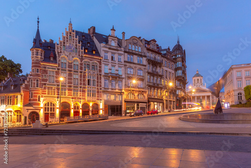 Fototapeta Naklejka Na Ścianę i Meble -  Typical belgian houses on Mont des Arts area at night in Brussels, Belgium