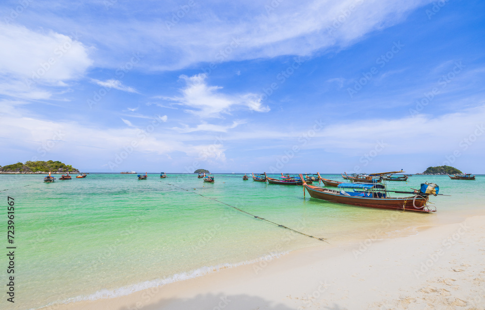 Fototapeta premium Beautiful tropical beach at Lipe island, Satun Province, Thailand.