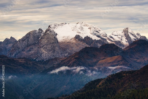 Fototapeta Naklejka Na Ścianę i Meble -  Dolomites Mountains covered in snow