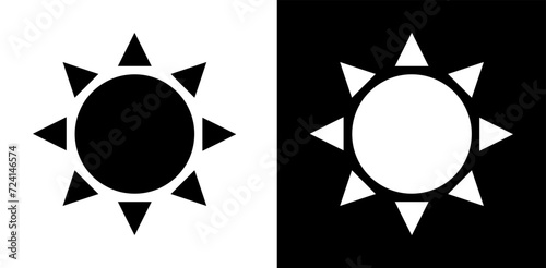 Set vettoriale in bianco e nero del simbolo del sole in versione su sfondo bianco ed in versione su sfondo nero  photo