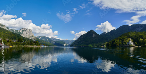 Fototapeta Naklejka Na Ścianę i Meble -  Great view of Grundlsee lake in Austrian Alps. Popular tourist attraction. Location place Austrian alps, Steiermark, Europe.