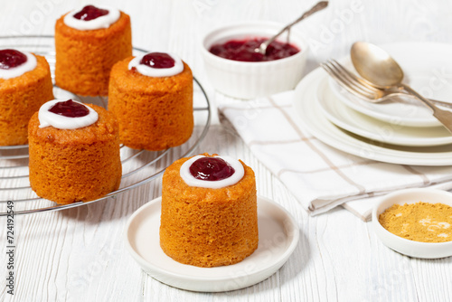 runebergin torttu, runeberg sweet cake with jam photo