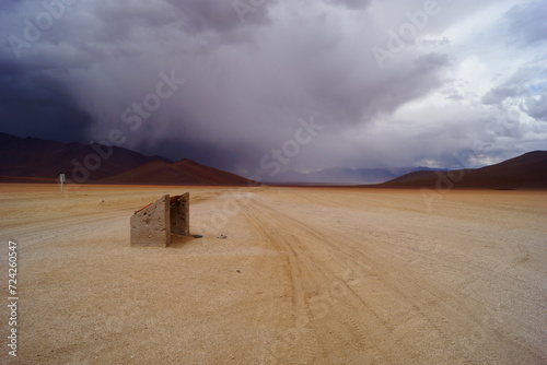 Tempestade no Deserto de Dali - Reserva Nacional de Fauna Andina Eduardo Avaroa photo