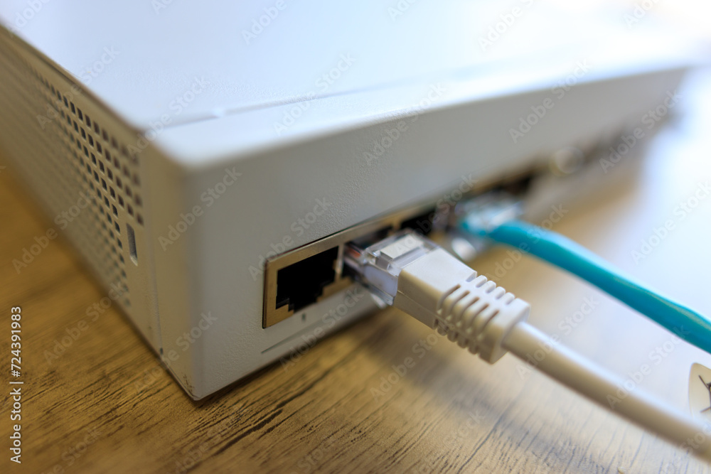 セキュリティルーターを追加してより安心して取り組めるリモートワーク セキュリティルーターを追加してより安心して取り組めるリモートワーク