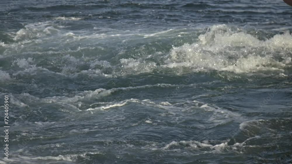 Too many waves in the Bosphorus