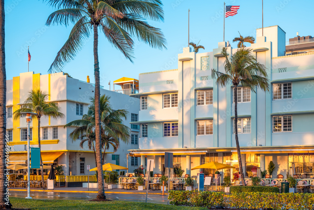 art deco buildings of the famous ocean drive in miami - obrazy, fototapety, plakaty 