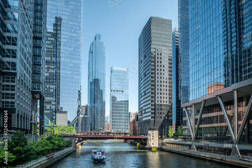 Fototapeta Naklejka Na Ścianę i Meble -  city of chicago skyline and street scenes