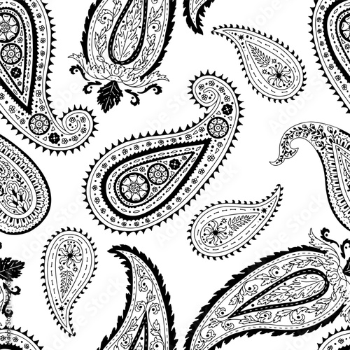 Monohcrome seamless pattern with Paisley motifs on white background. Traditional indian repeat design.