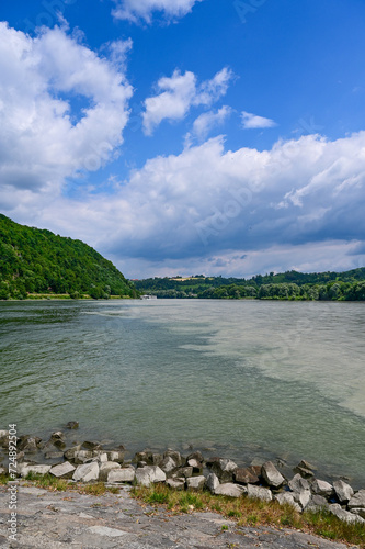 Dreiflüsseeck bei Passau, Zusammentreffen der drei Flüsse Donau, Inn und Ilz bei Passau in Niederbayern, Bayern, Deutschland