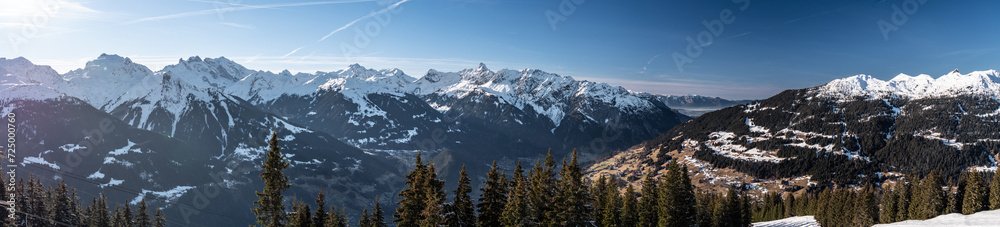 Schruns, Österreich: Alpines Winterpanorama um das Hochjoch